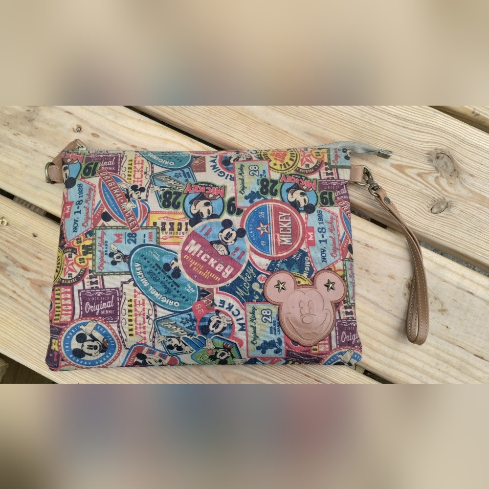 Mickey mouse clutch